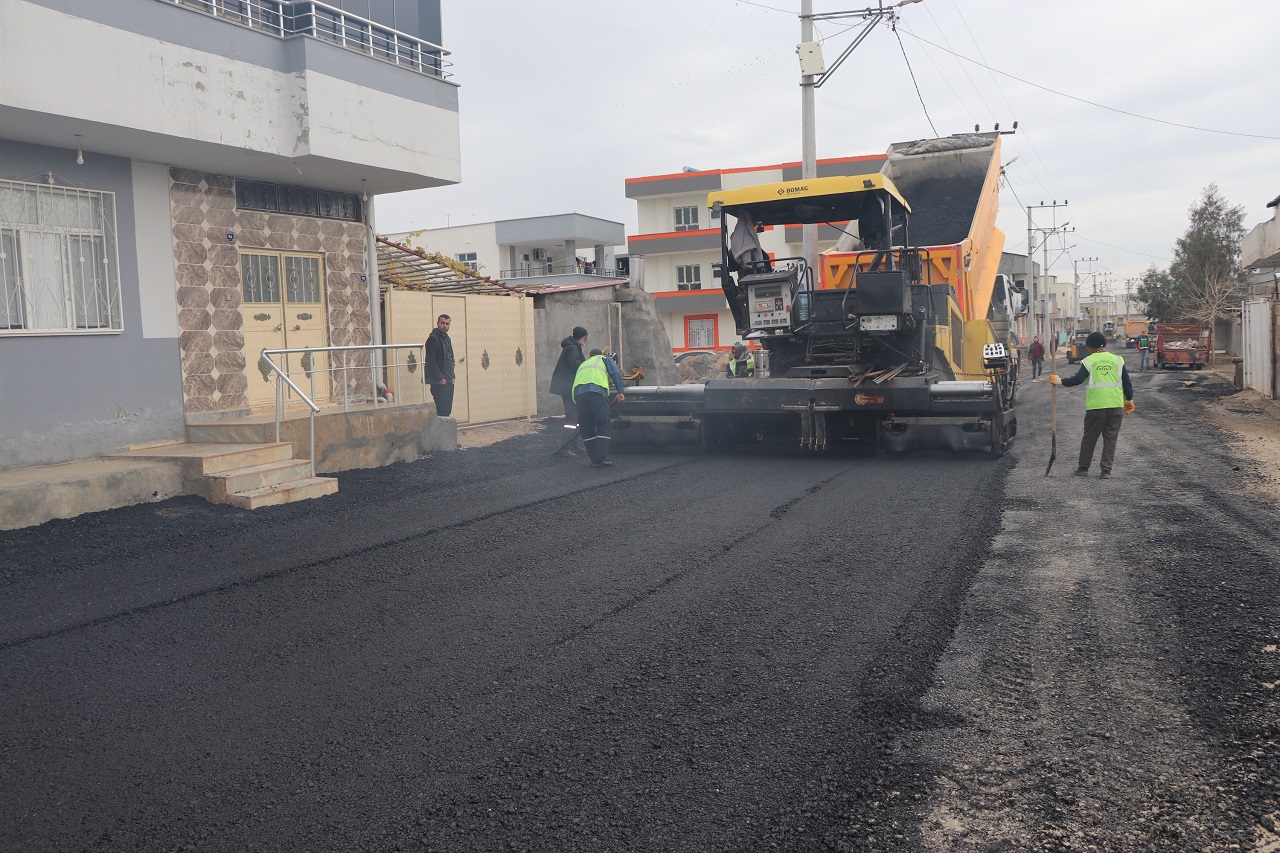 Viranşehir’de asfalt çalışmaları hız kesmiyor